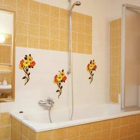 Апартаменты Charming In Silbach With Terrace *